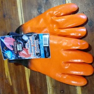 The ultimate snow tool glove